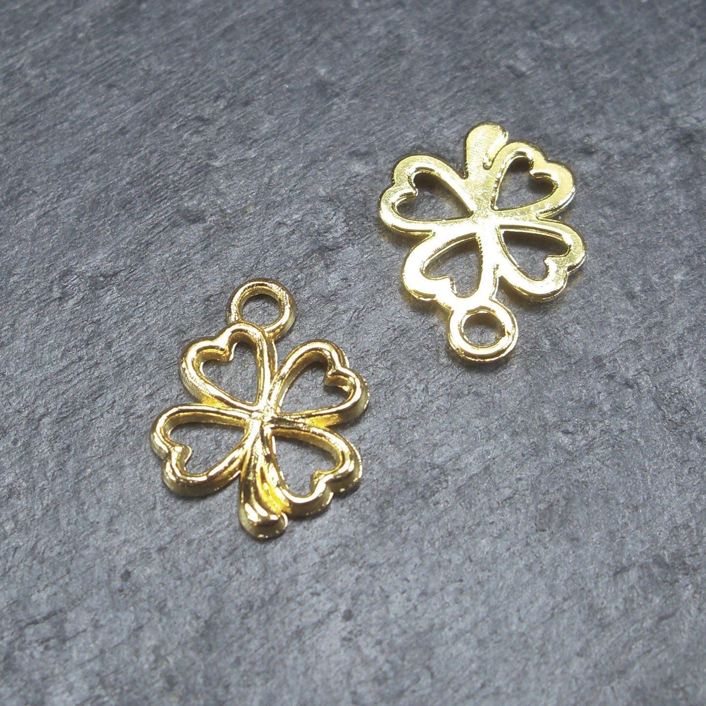 10 Anhänger Klee, Kleeblatt, goldfarben, 10517