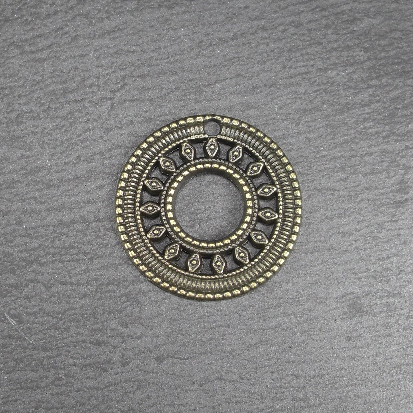 2 Anhänger Mandala, bronzefarben geschwärzt, 10863