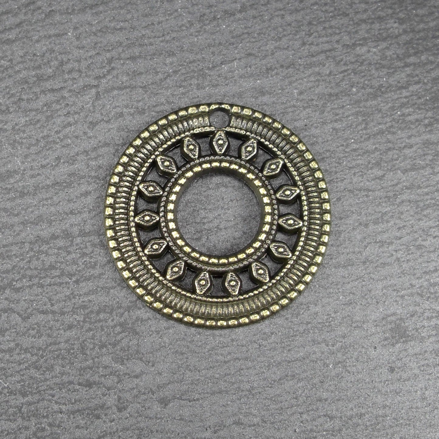 2 Anhänger Mandala, bronzefarben geschwärzt, 10863