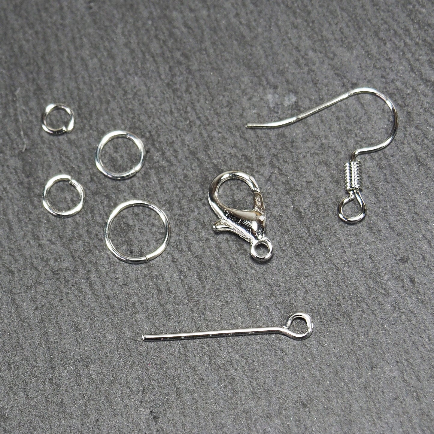 Anfänger Box, Sortiment Binderinge, Verschlüsse, Ohrhaken, Kettelstifte in einer Sortierbox, platinfarben, Biegeringe, 10120