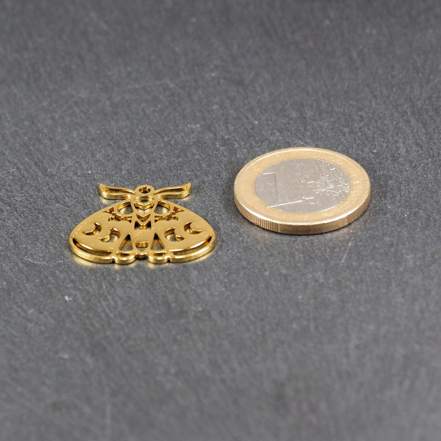 Anhänger Motte mit Mondphasen, Edelstahl 304 ionenvergoldet, 11029