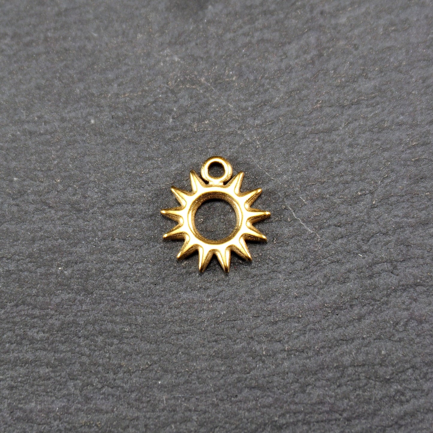 Anhänger Sonne, chirurgischer Edelstahl 316L, ionenvergoldet, 11086