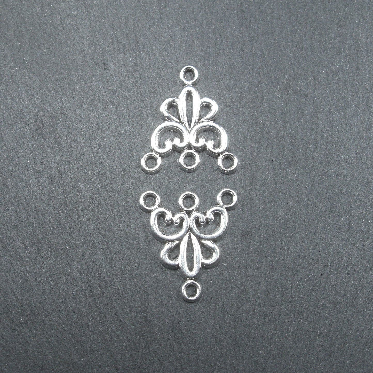 4 Chandelier Verbinder filigran, antik silberfarben, 10270