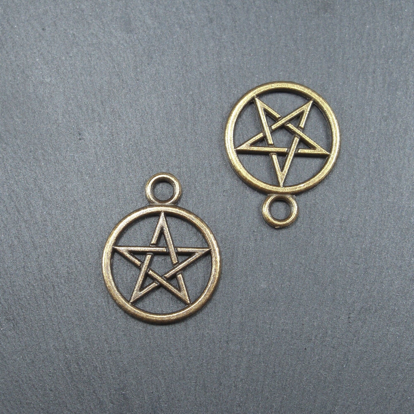 5 Anhänger Pentagramm, bronzefarben, 10504