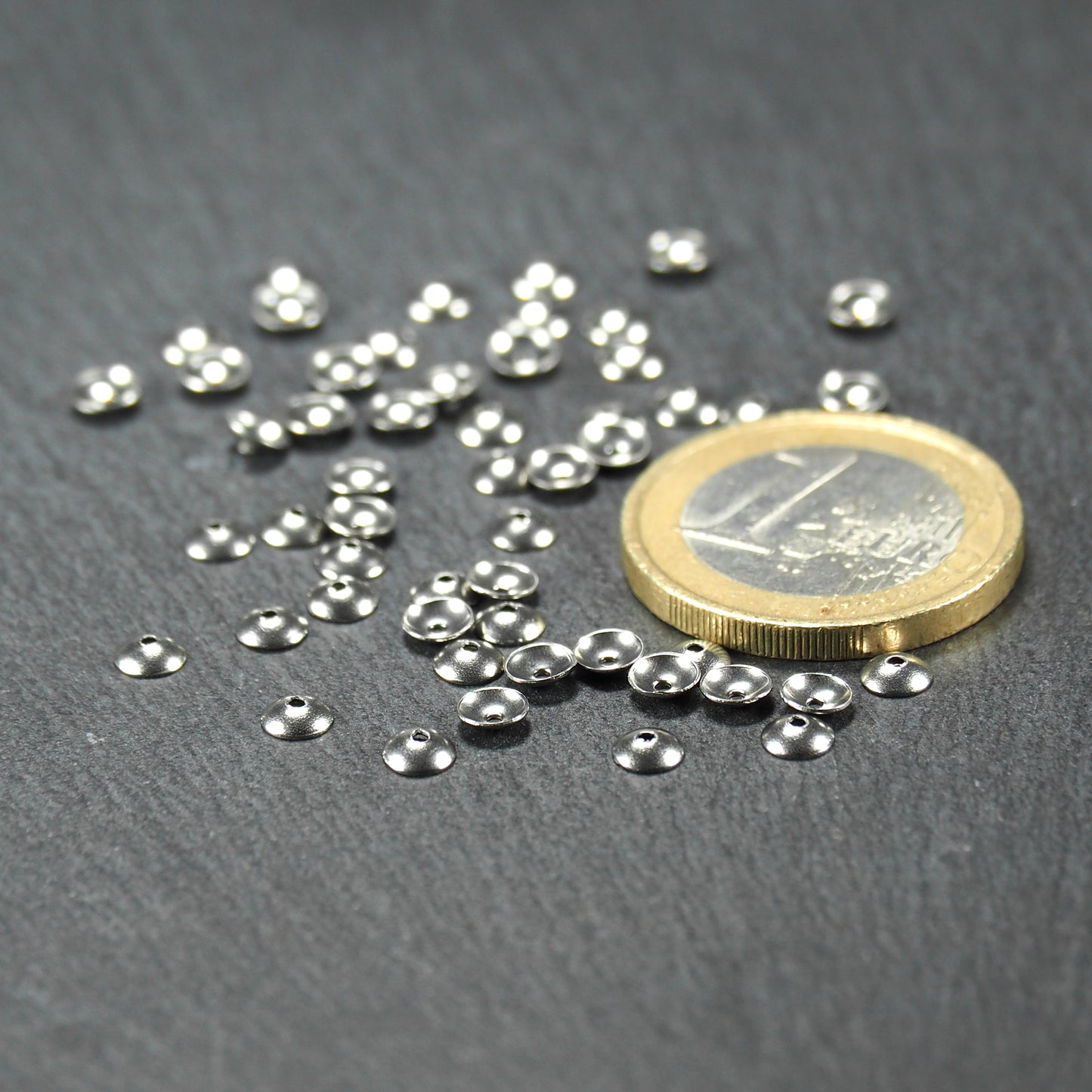 50 Mini Perlenkappen 4mm schlicht glatt Edelstahl , 10197