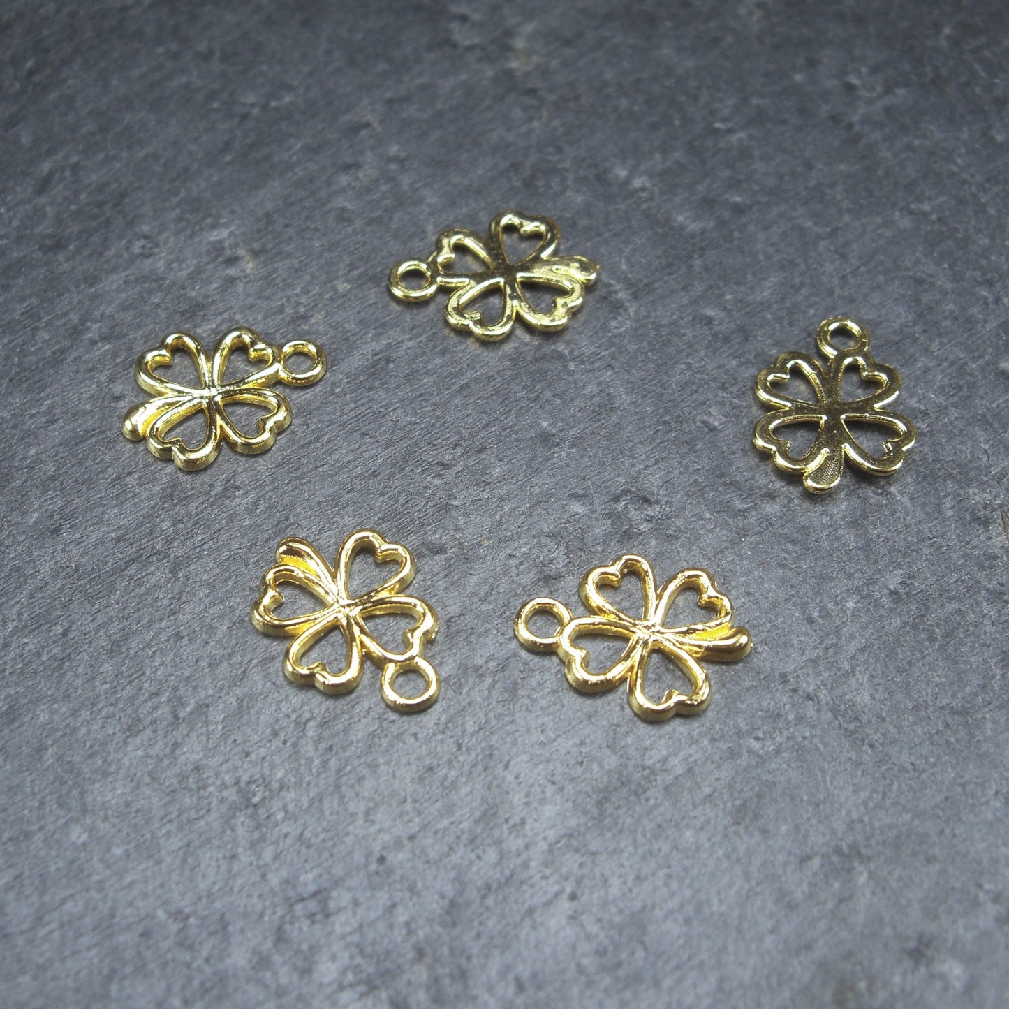 5 Anhänger Klee, Kleeblatt, goldfarben, 10517