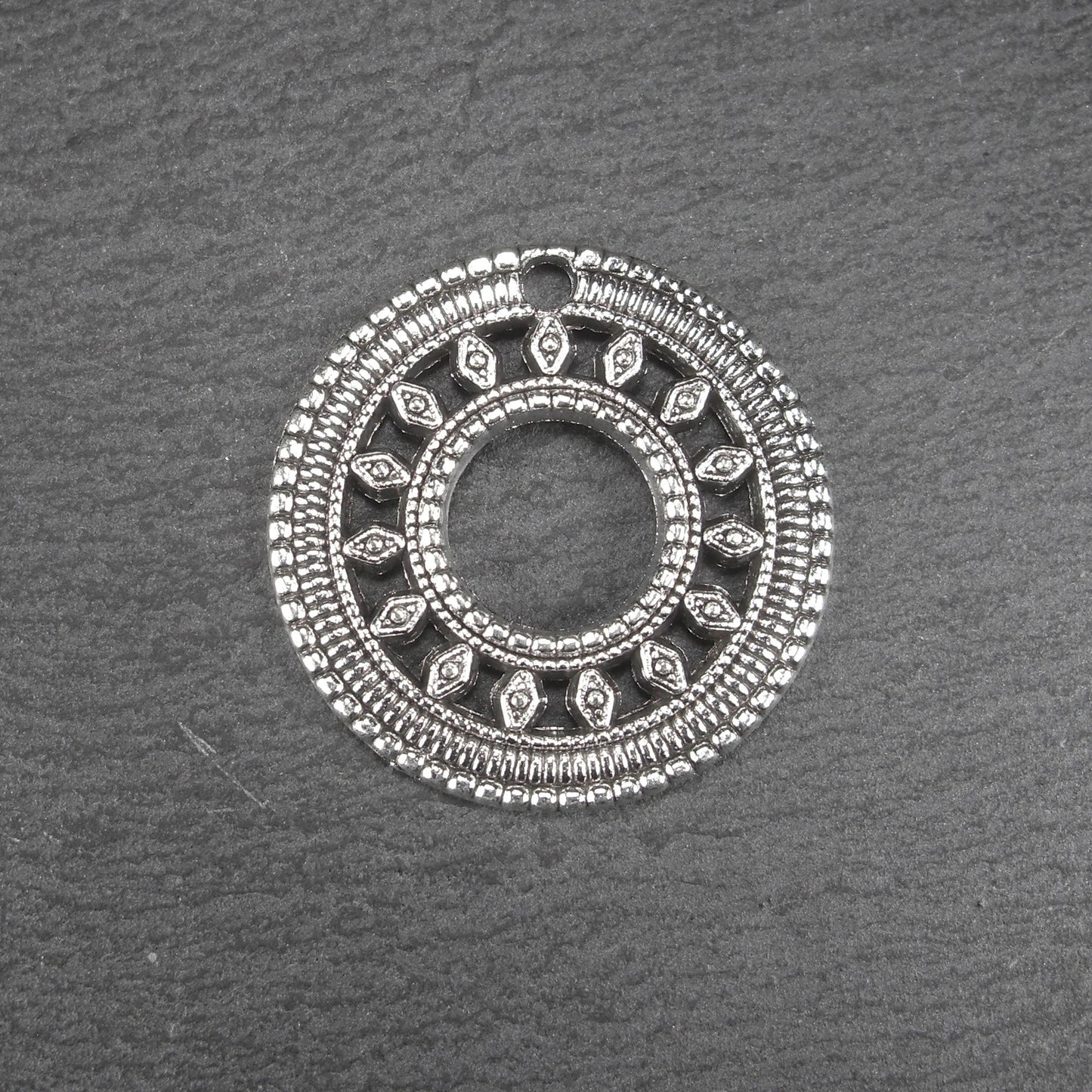 2 Anhänger Mandala, silberfarben geschwärzt, 10858
