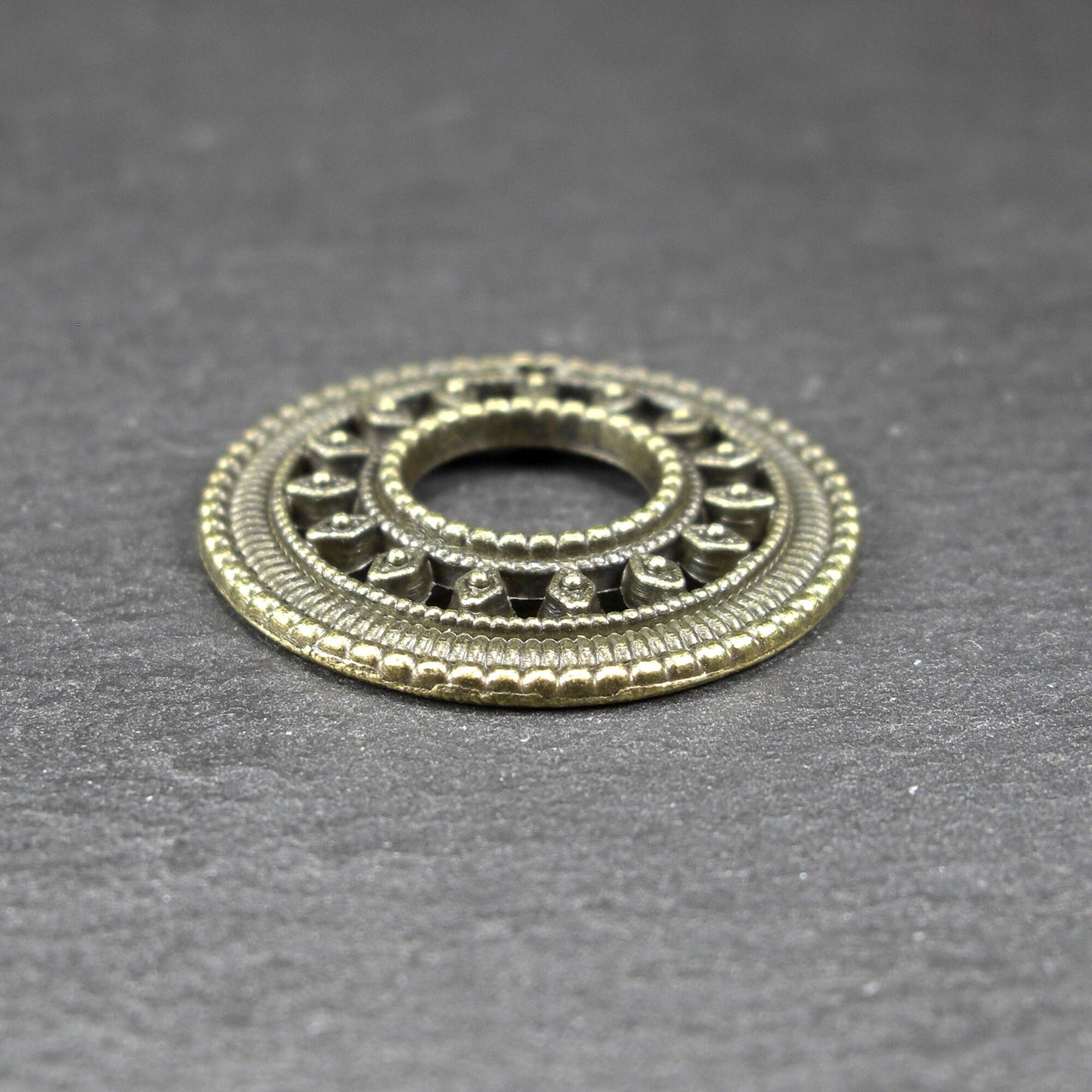 2 Anhänger Mandala, bronzefarben geschwärzt, 10863