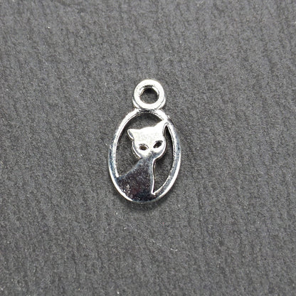 5 Anhänger Katze, oval, antik silberfarben, 10964