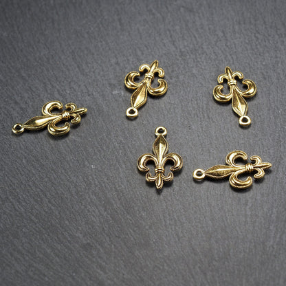 5 Anhänger Lilie, Fleur de Lis, antik goldfarben, 10940