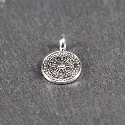 4 Anhänger Mandala Blüte, antik versilbert, 11038