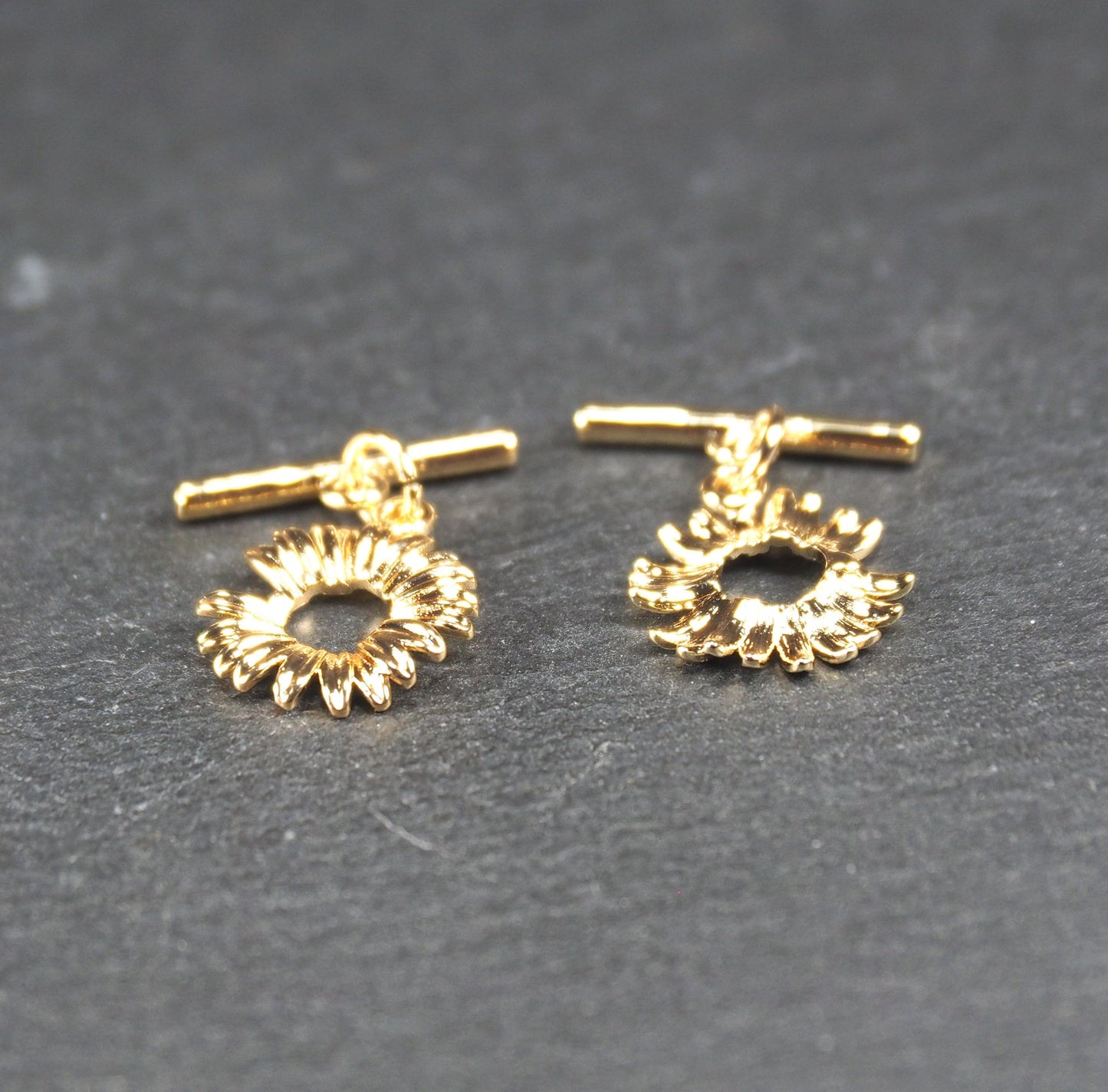 Knebel Verschluss, Messing, 24 Karat vergoldet, Gänseblümchen-Design, 11093