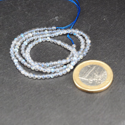 160 Labradorit Perlen, 2mm, hellgrau mit hellblauem Schimmer, 1 Strang, 10922