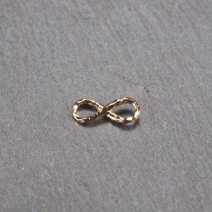 Anhänger Infinity Symbol, 18 Karat vergoldet, Hammerschlag-Oberfläche, 11124
