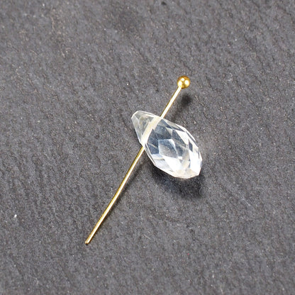 10 Tropfen Anhänger, weiß geschliffenes Glas, Briolettes, 11132