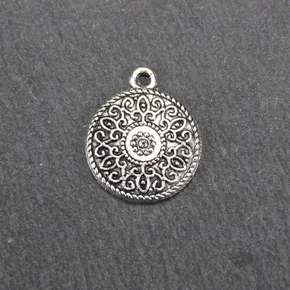 2 Mandala Anhänger Blüte, antik versilbert, 11196
