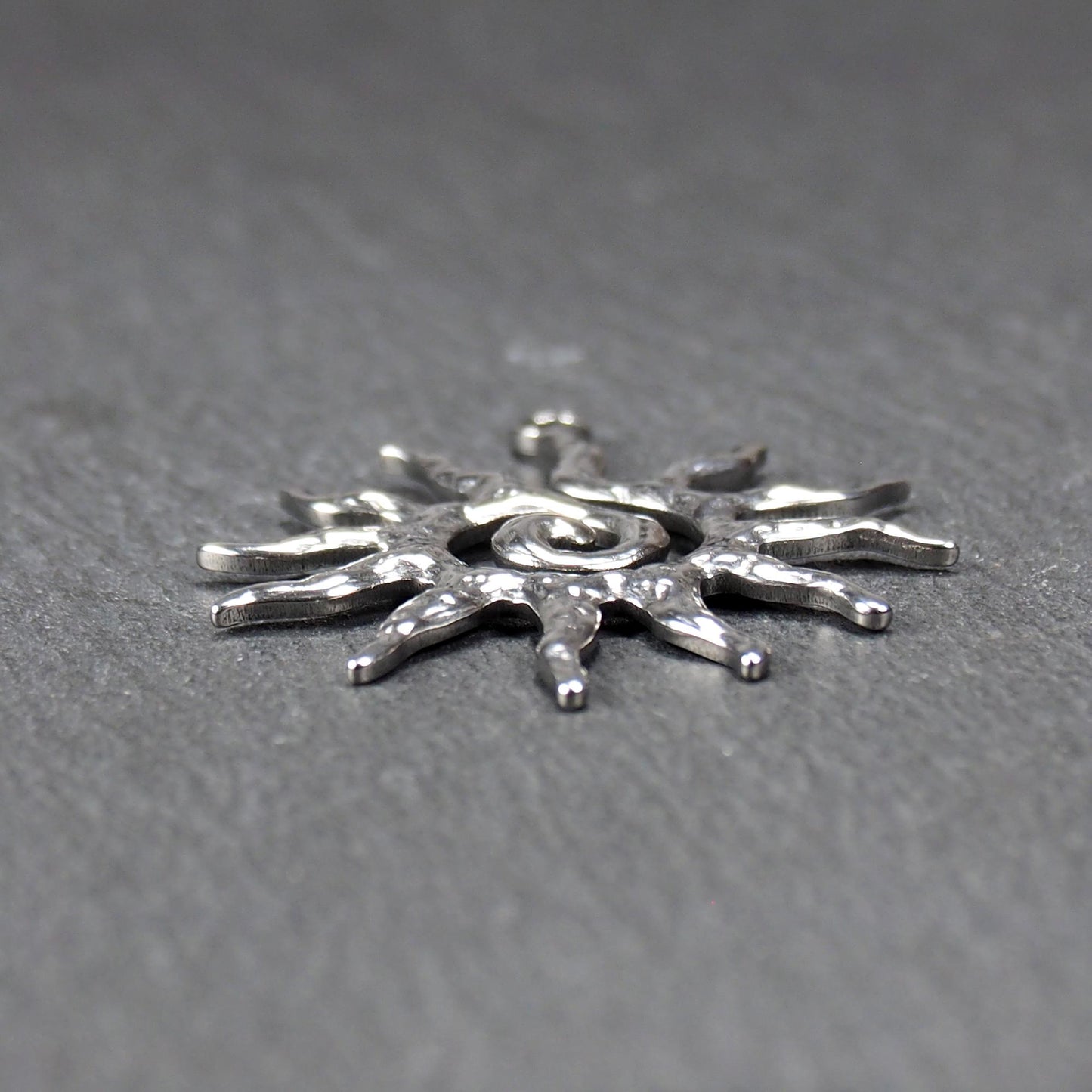 Anhänger Sonne, versilbert, Edelstahl 304, Tribal Design, 11249