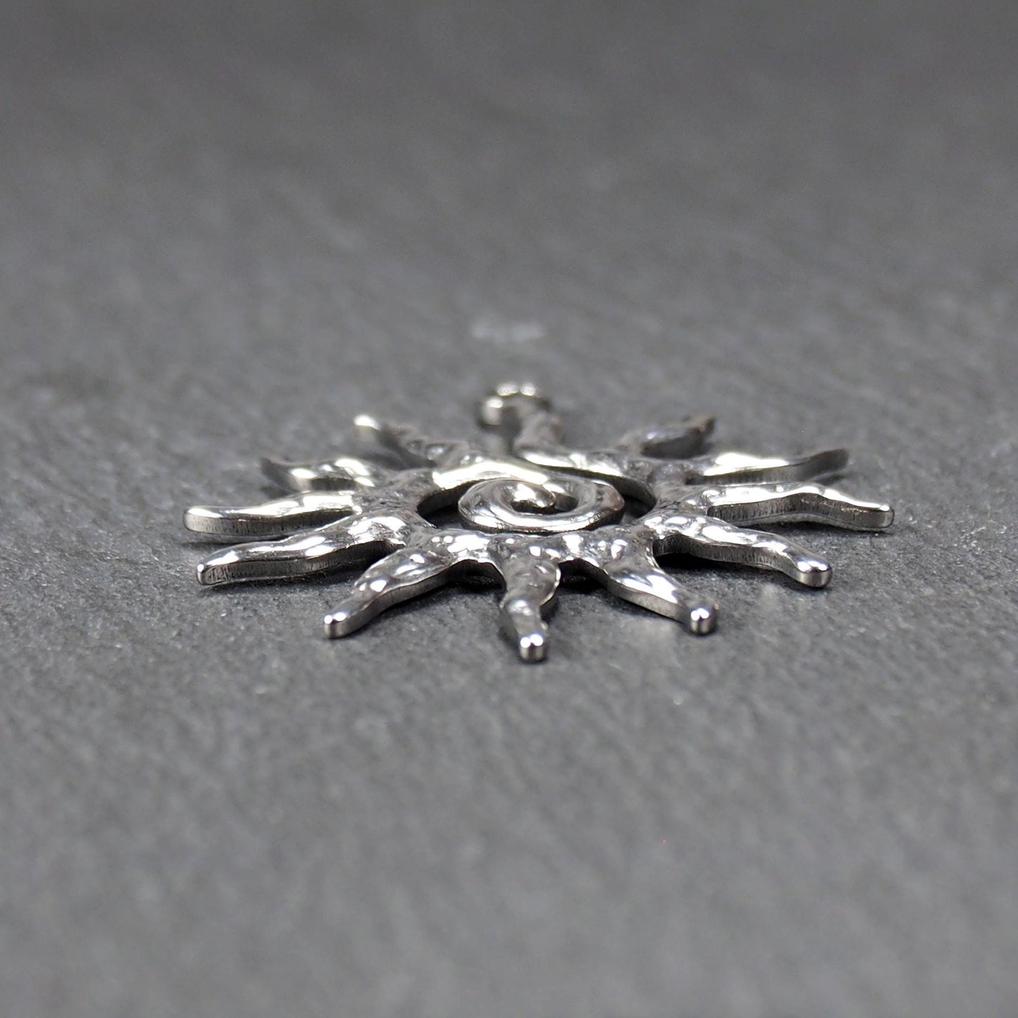 Anhänger Sonne, versilbert, Edelstahl 304, Tribal Design, 11249