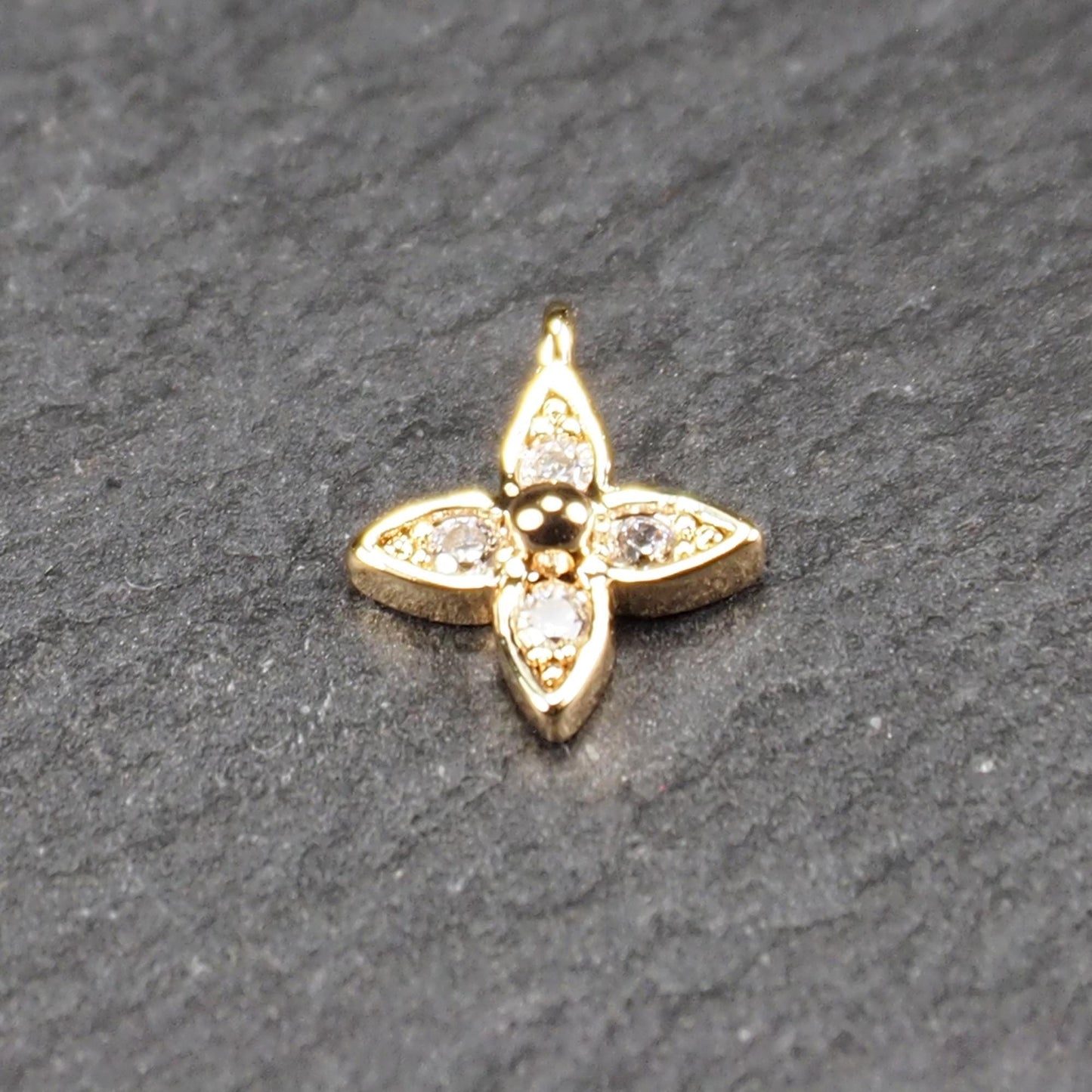 Anhänger Blüte, Messing 18K vergoldet, mit Zirkonia