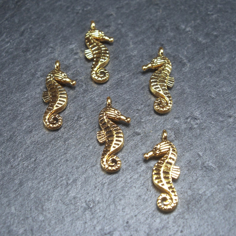 5 Anhänger Seepferdchen, antik goldfarben, 10032