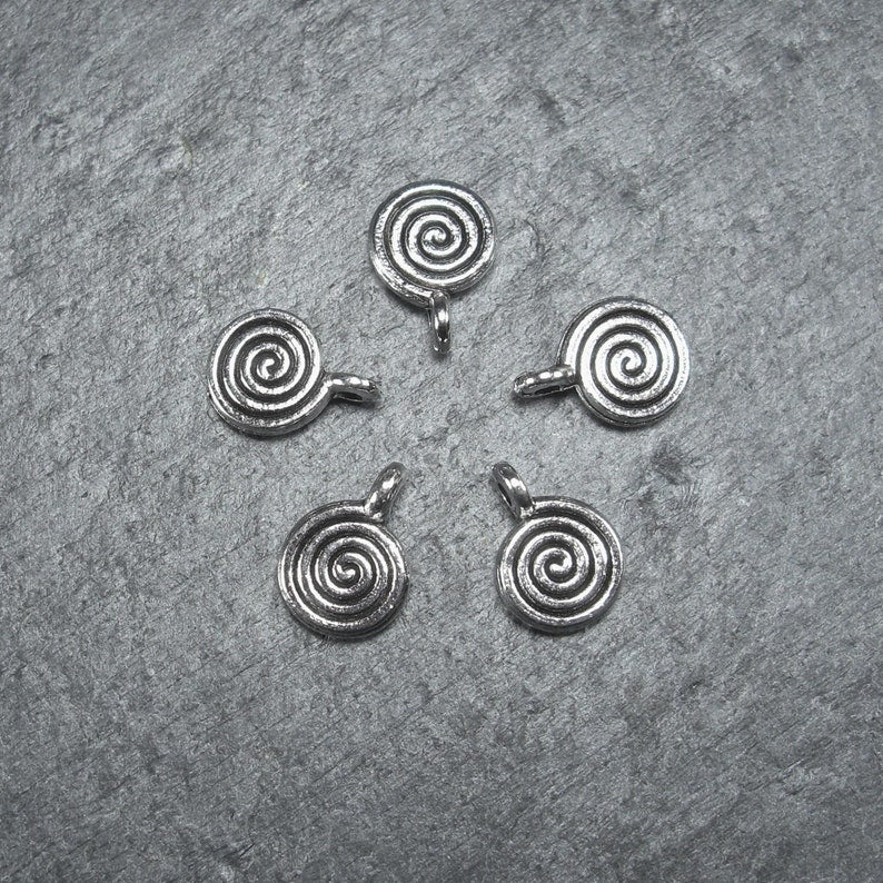 5 Anhänger Spirale, Helix, antik silberfarben, 10083