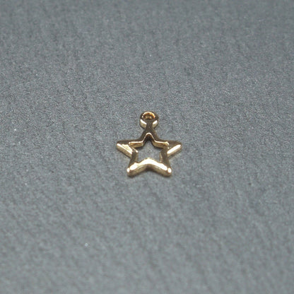 5 winzig kleine Stern Anhänger, Messing, 24 K vergoldet, 10677