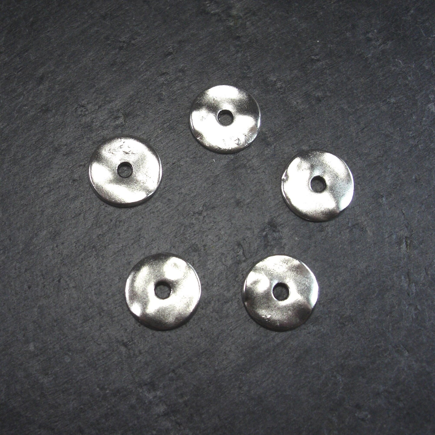 20 Spacer Perlen, Scheiben silberfarben, rustikal, 10246