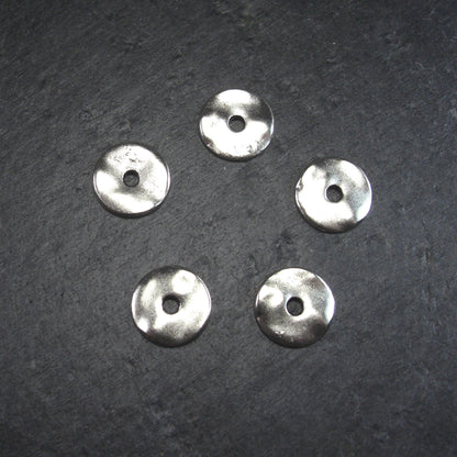 20 Spacer Perlen, Scheiben silberfarben, rustikal, 10246
