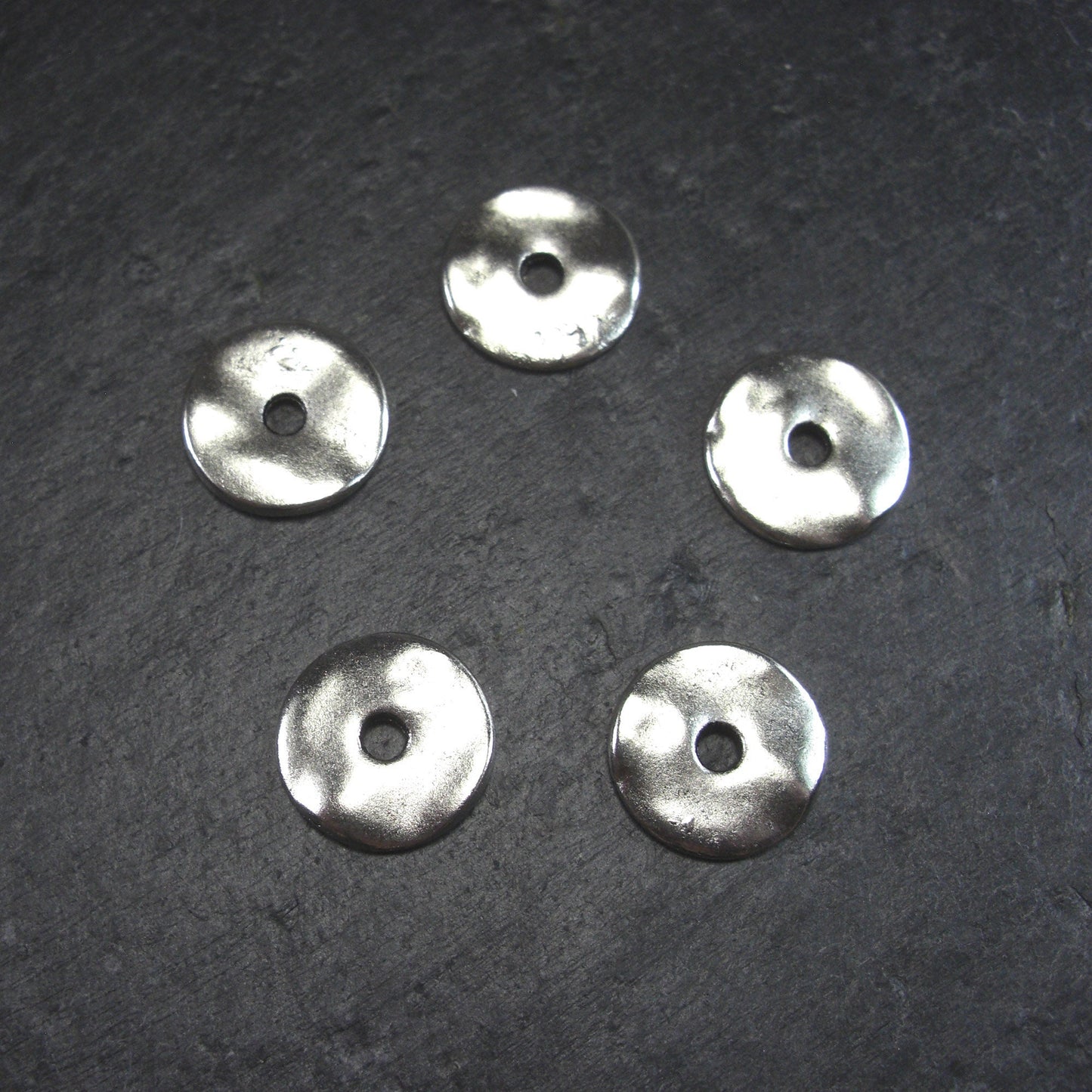 20 Spacer Perlen, Scheiben silberfarben, rustikal, 10246