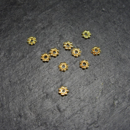 20 Spacer Perlen, Blüten, goldfarben, 10250