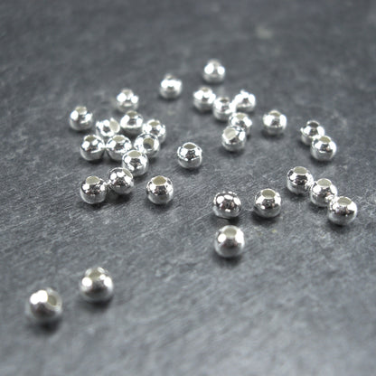 50 kleine Perlen 3mm, silberfarben, 10225