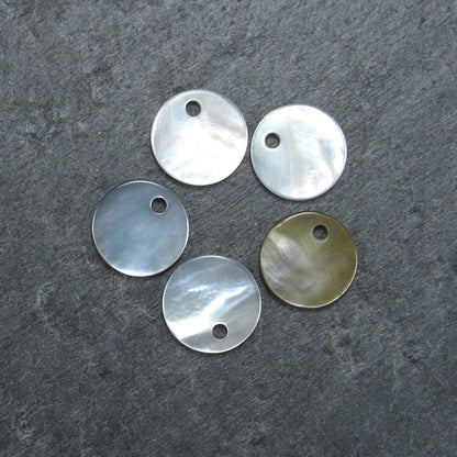 5 Anhänger Perlmutt grau, Muschel Scheibe, 16 mm, 10011