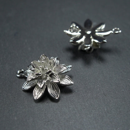 2 Blüten Verbinder, Lotus Lotos Anhänger, Messing platinbeschichtet, 10275
