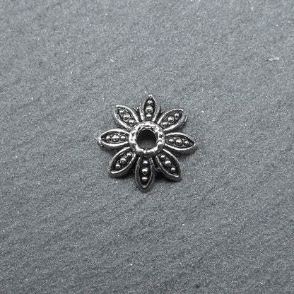 20 Perlenkappen, Blüten, 8 mm, antik silberfarben, 10325