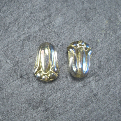 2 Böhmische Glasperlen, floral, grün violett gold, 10361
