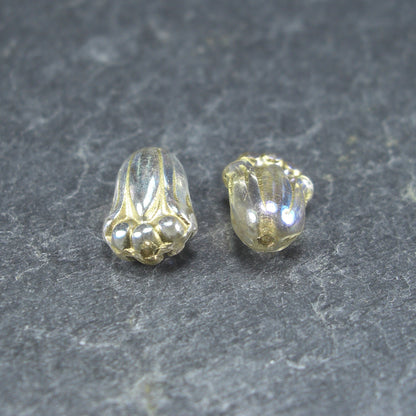 2 Böhmische Glasperlen, floral, grün violett gold, 10361