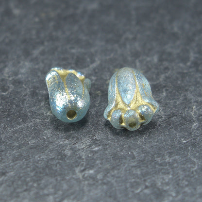 2 Böhmische Glasperlen, floral, frostig blau gold, 10360