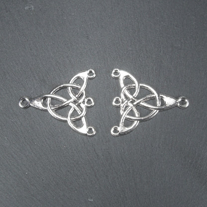 2 Verbinder Keltischer Knoten, Trinity, Triqueta, antik silberfarben, 10525