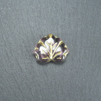2 Böhmische Glasperlen, Blatt, violett gold, 10482