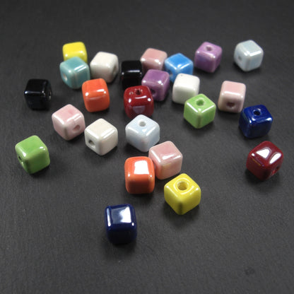 1 Strang Keramikperlen, 8 mm, Würfel, bunt, Farbmix, 10734
