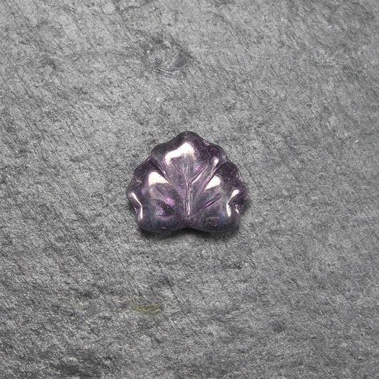2 Böhmische Glasperlen, Blatt, lila, 10758