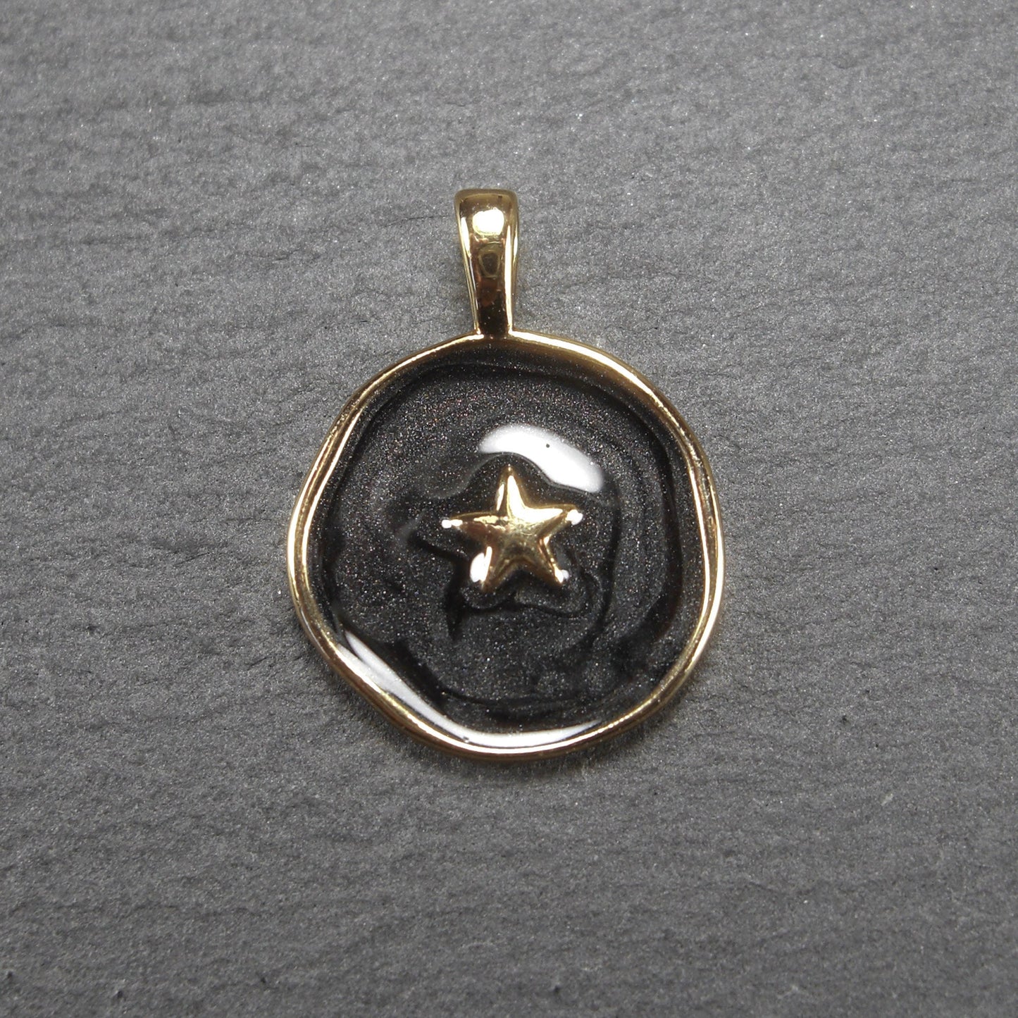 Anhänger Stern schwarz, 16 Karat vergoldet, emailliert, 10803