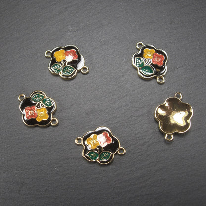 Verbinder mit floralem Motiv, 16 Karat vergoldet, emailliert, 10807